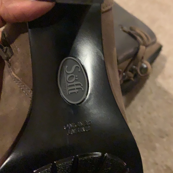 Brand New!!!! Suede Grey leather and suede booties. Brand is Sofft. - Picture 6 of 8